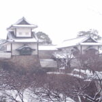 Blick auf die gesamte Burganlage von Kanazawa