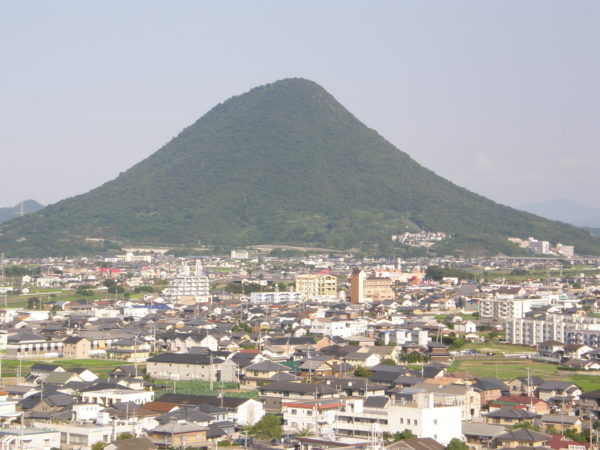 Marugame: Der Iinoyama alias Sanuki-Fuji