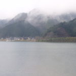 Am Yura-Fluss in der Tango-Gegend