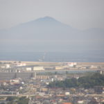 Blick Richtung Meer – in der Mitte: der Stützpunkt