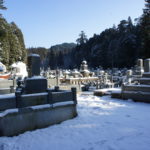 Koya-san: Gräberfeld im Oku-no-in