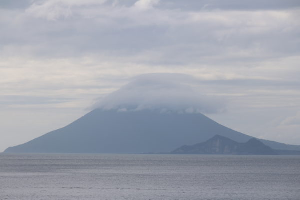 Typisch Kaimondake: Hat oftmals einen Hut auf