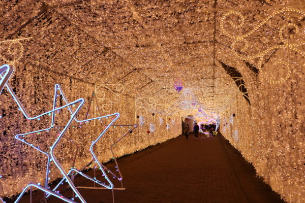 Lichtertunnel in Toki-no-sumika