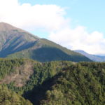 Bergwelt an der Sumata-Schlucht – im Winter