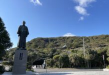 Tosashimizu – die Südwestspitze von Shikoku und Heimat von John Manjirō Tosashimizu: John Manjirō-Denkmal am Kap Ashizuri
