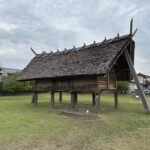 Rekonstruktion von Häusern aus der Yayoi-Zeit im Toro-Park von Shizuoka Stadt