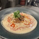 Ramen Afro Beats nahe des Shinjuku Gyoen-Parks: Tantanmen