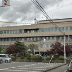 Das Rathaus von Suwa-chō nördlich des gleichnamigen Sees