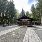 Im Suwa Hongū – die stahlen Kämme wurden während des Matsuri bis hierher getragen