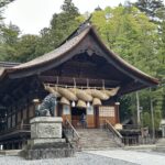 Das Hauptgebäude am Frühlingsschrein des Suwa Taisha