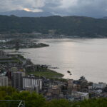 Das Ostufer des Suwa-Sees ist am meisten touristisch entwickelt