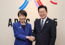 Neugebackene Premierministerin: Überraschendes Debüt auf internationalem Parkett