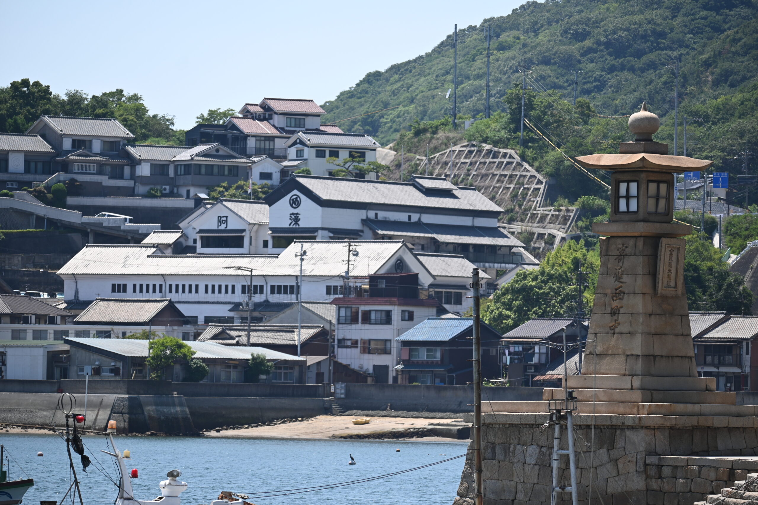Sehr bekannte Ansicht: Der Jōyatō-Leuchtturm in Tomonoura