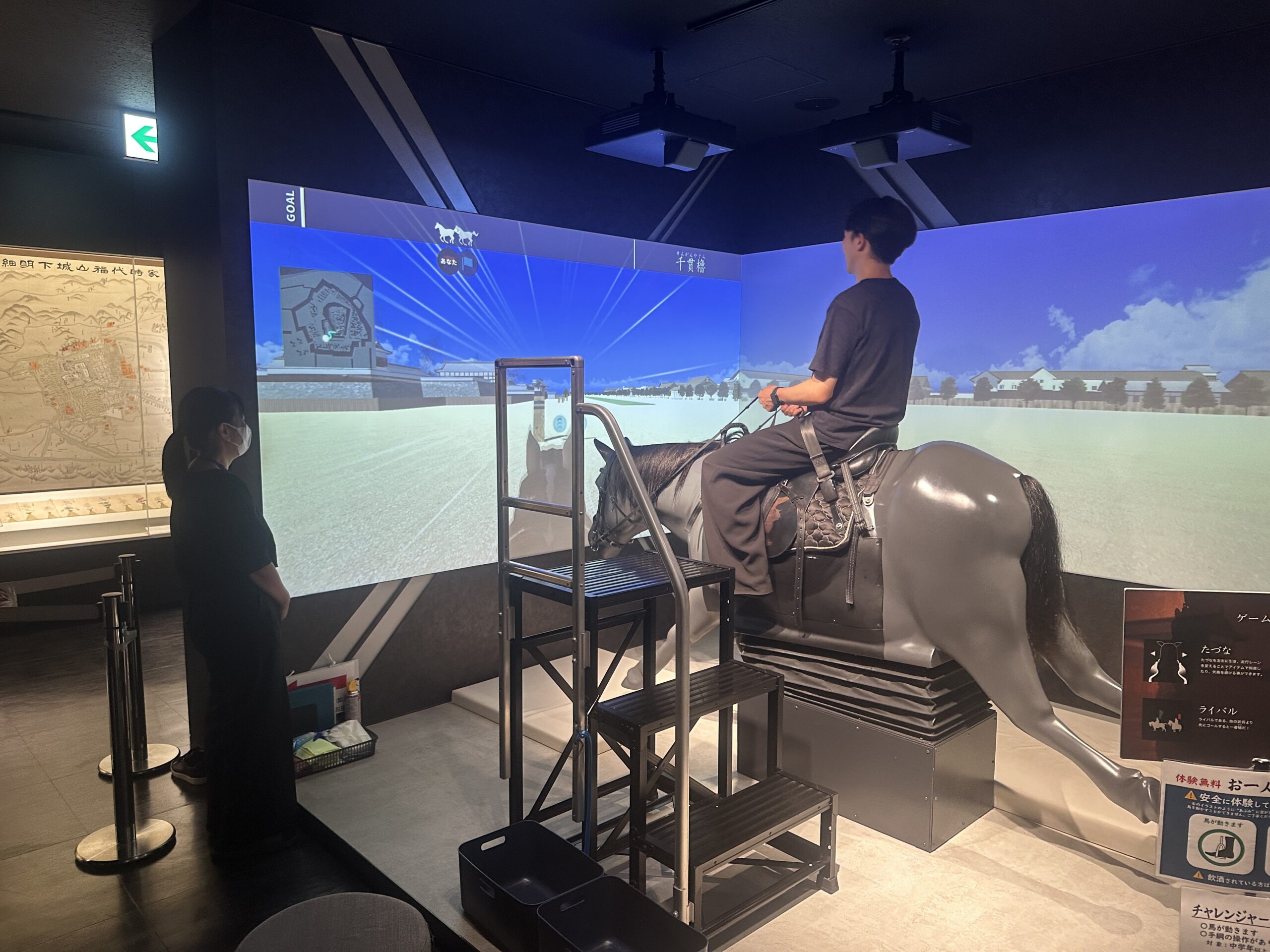 Im Museum im Inneren der Burg wird dank moderner Technik Geschichte lebendig